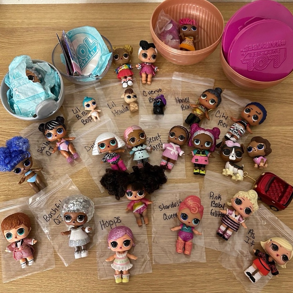 LOL Surprise Dolls Lot Of 19 Dolls/2 Pets/3 Minis/1 Wagon Coupe